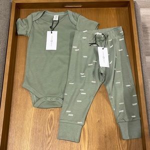 NWT Colored Organics 2 piece set